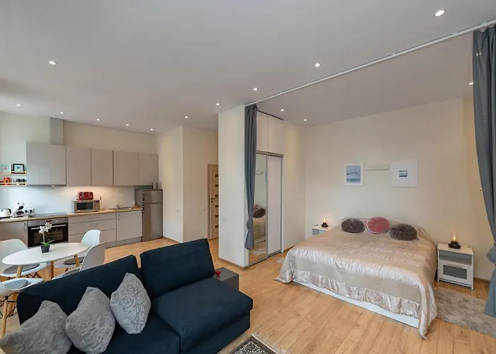 Freedom Avenue Apartment By Polo Apartments
